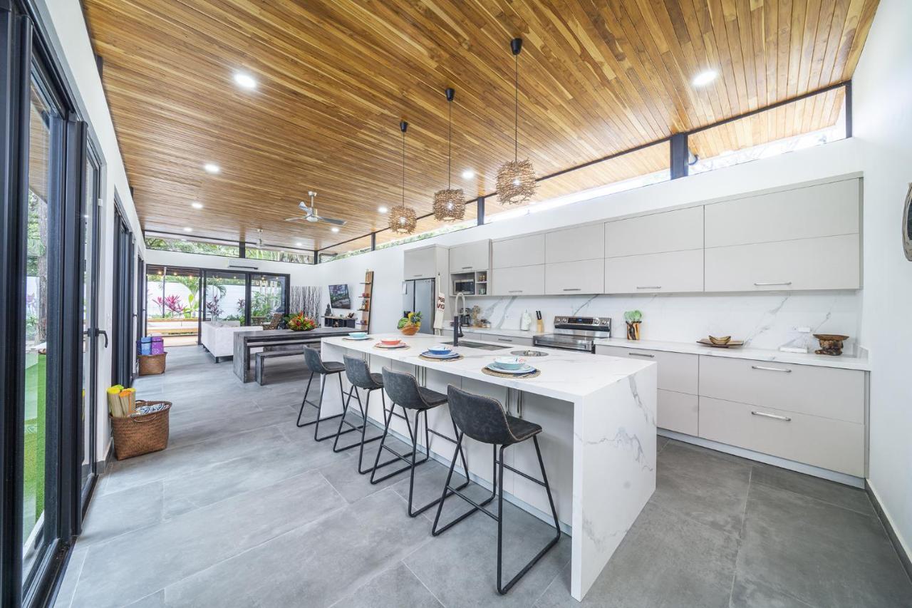 Playa Potrero - New Modern House, Pool In Guitar Shape - Casa Guitarra Villa Exterior photo